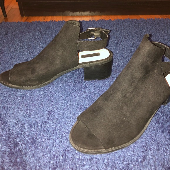 Heels - Picture 5 of 6